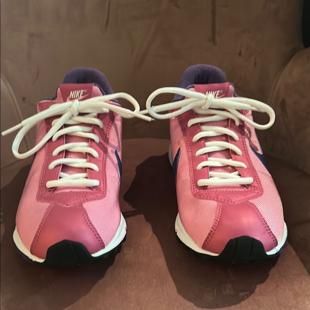 Nike Women's Pink and Purple Sneakers